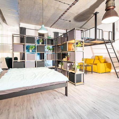 Industrial Apartment Zero Братислава Екстер'єр фото